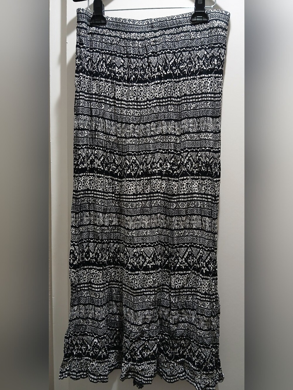 Black and White Patterned Women's Maxi Skirt